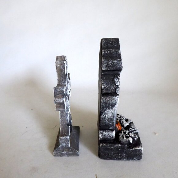 NEW 6.5” HALLOWEEN RESIN GLOW IN DARK CEMETERY ARCH TOMBSTONE HEADSTONE FIGURES - Picture 11 of 15